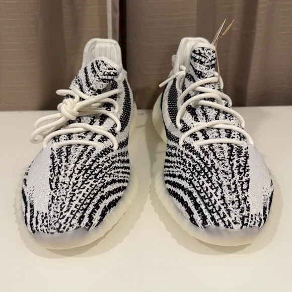 Adidas Yeezy Boost 350 V2 (Mens sz 11)